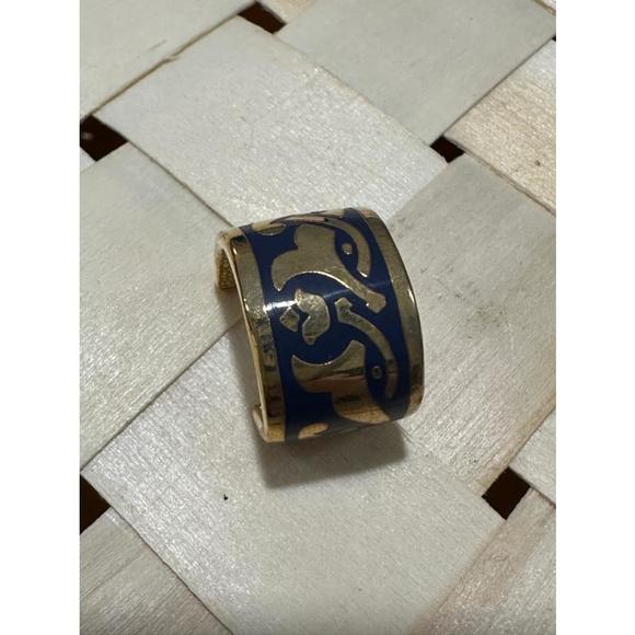 Brass tone metal earlobe huggie earrings with inlay design new - Picture 5 of 8